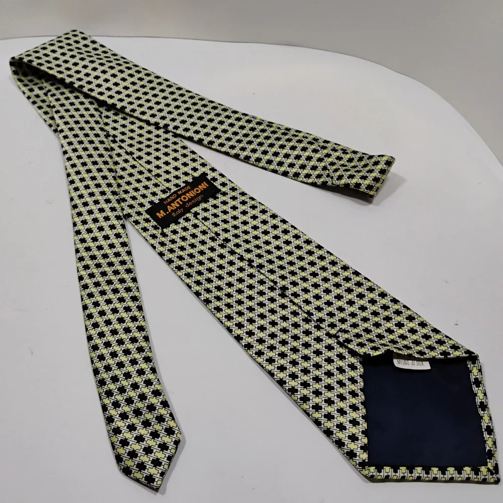 M.Antonioni Men's Neck Tied Silk Hand Made Italy Design Yellow Black Geometric
